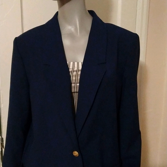 Vintage Pocketed Blazer - Picture 2 of 3